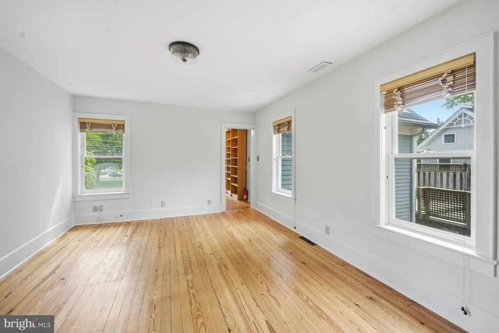 Photo of 606 KINGS HIGHWAY