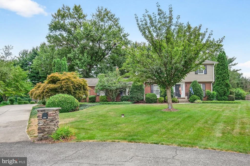 Photo of 8000 GLENDALE COURT