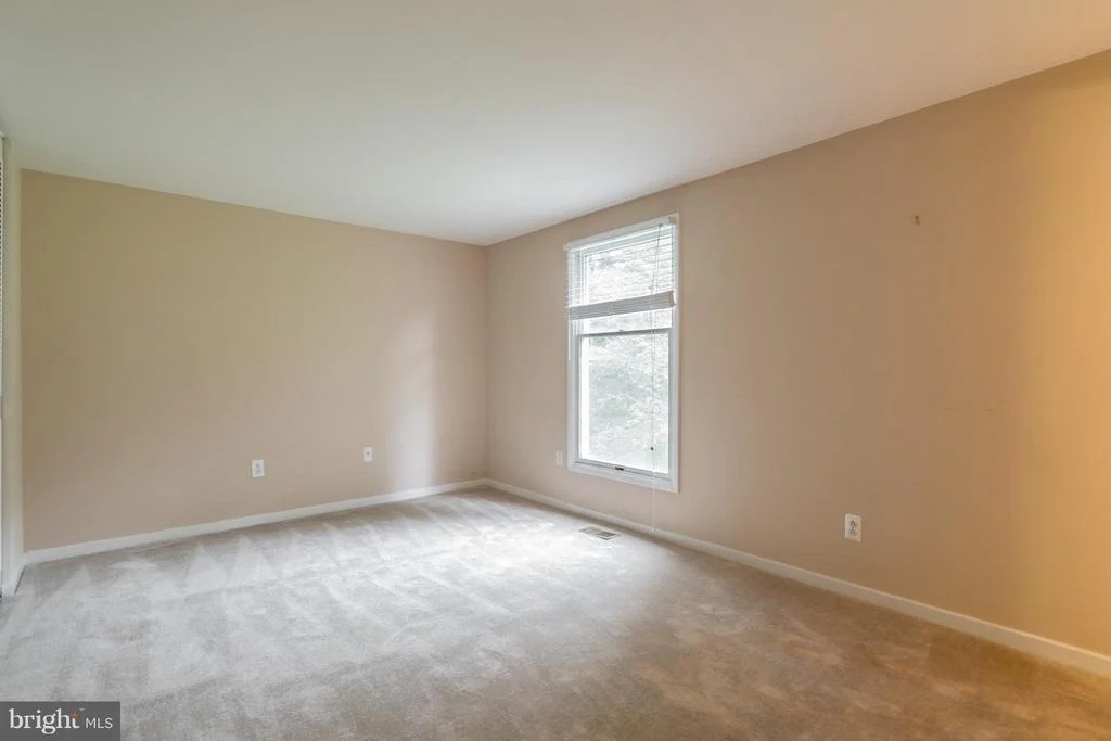 Photo of 6017 RIVER MEADOWS DRIVE
