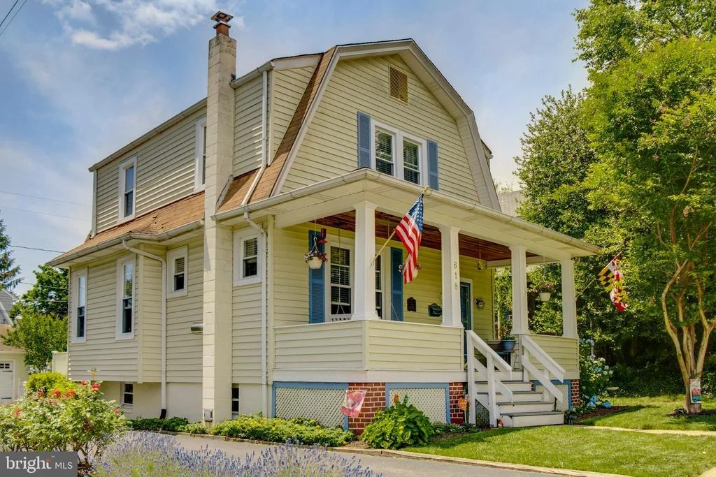 Photo of 618 ALDERSHOT ROAD