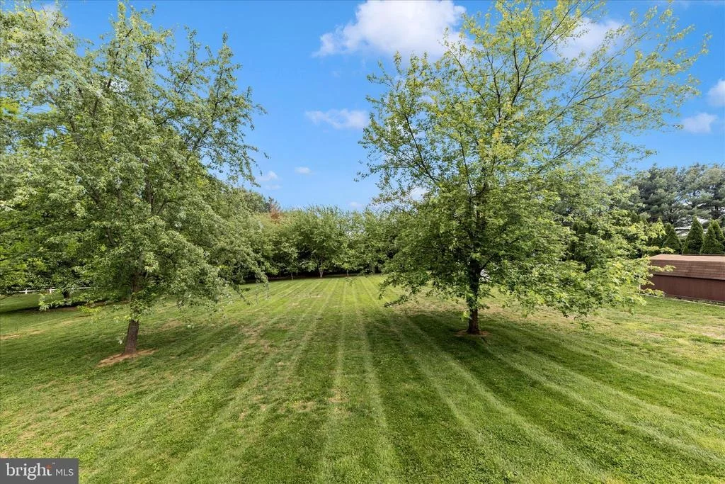 Photo of 2679 LESLIE ROAD