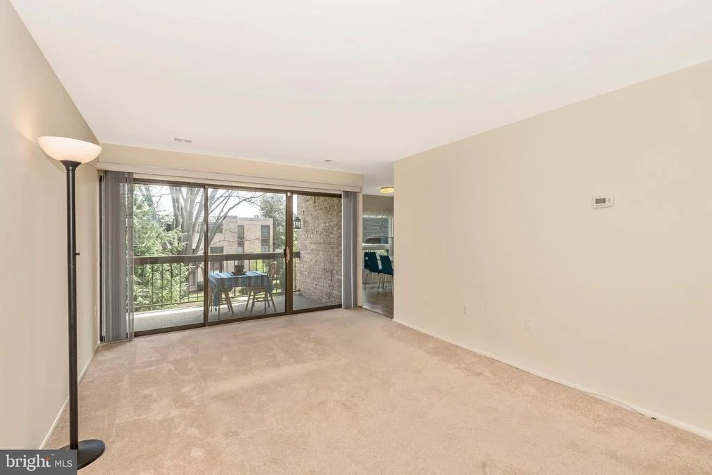 Photo of Unit 21 at 423 CHRISTOPHER AVENUE