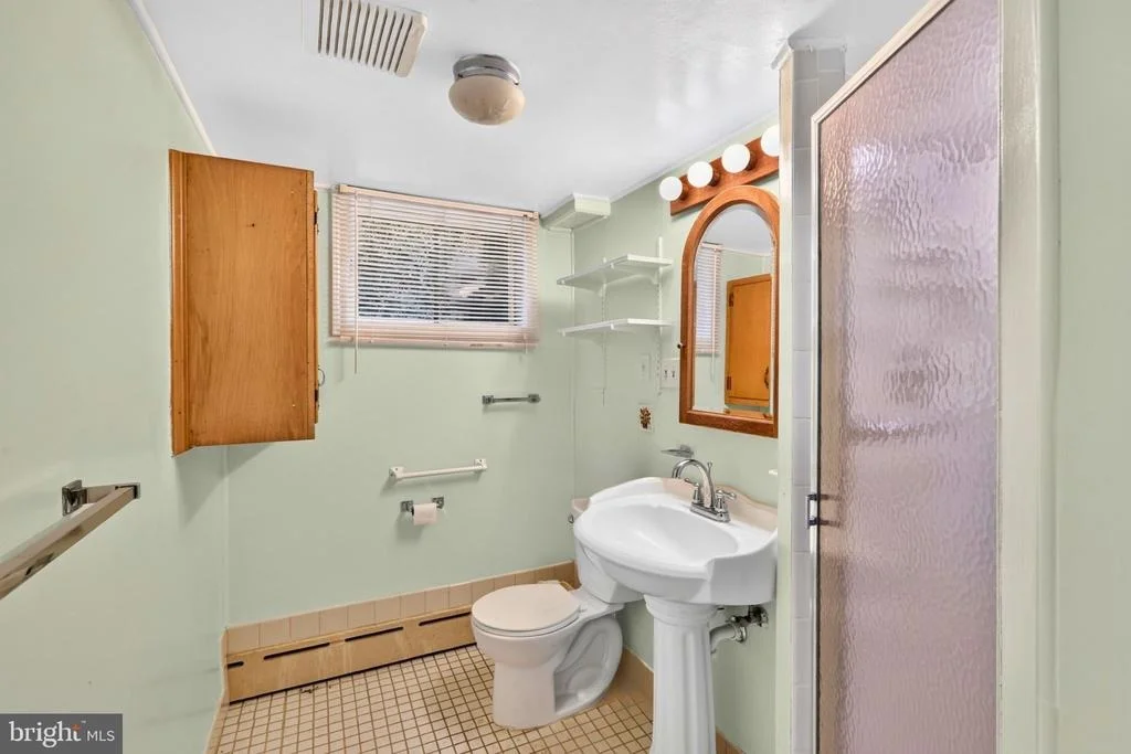 Photo of 10600 GREENACRES DRIVE
