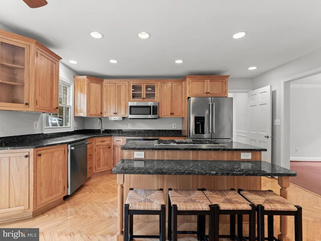 Photo of 3713 QUEEN MARY DRIVE