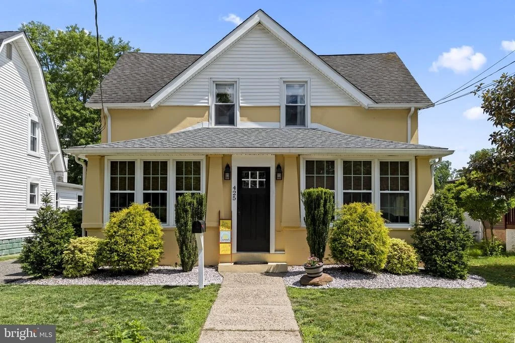 Photo of 425 FLORENCE AVENUE