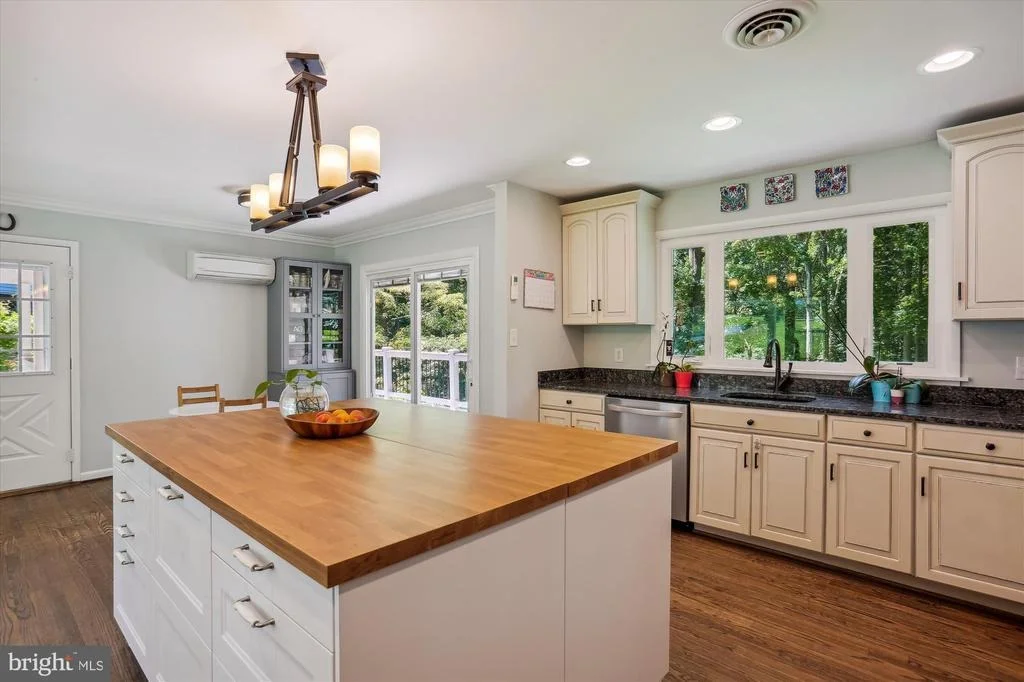 Photo of 11816 LONGDRAFT COURT