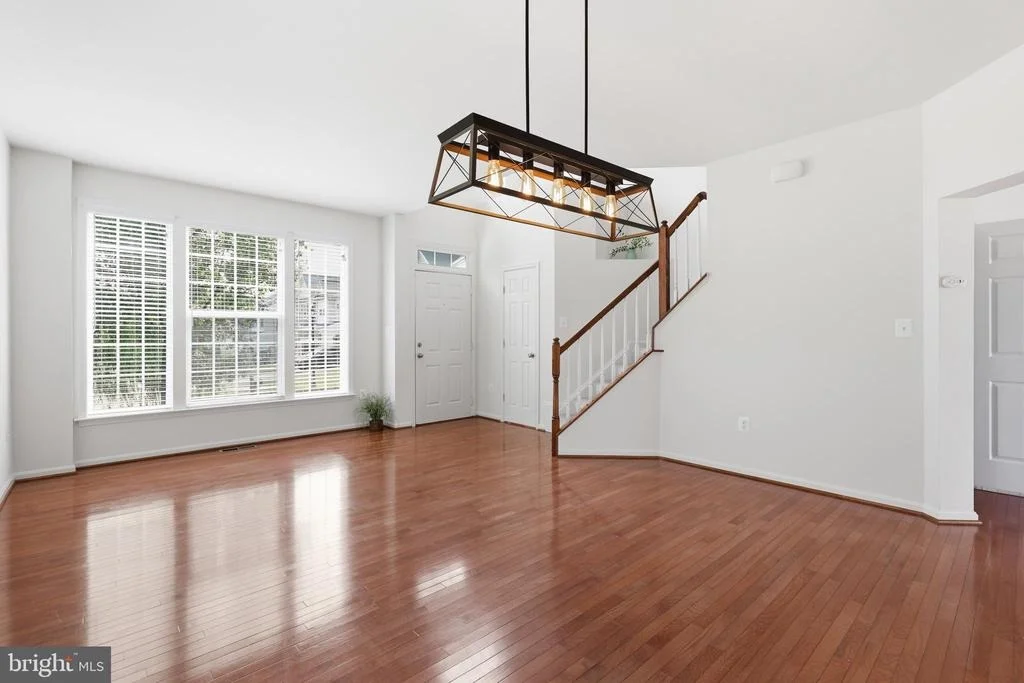 Photo of 17515 MINA LANE