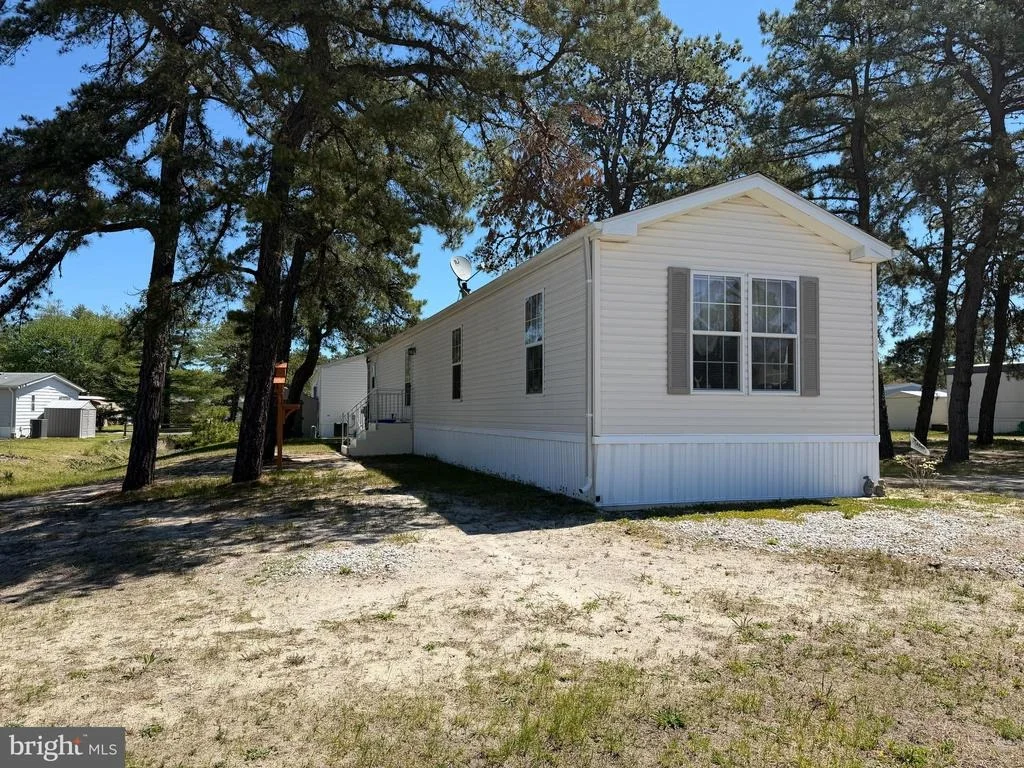 Photo of 21 BLUEBIRD LN