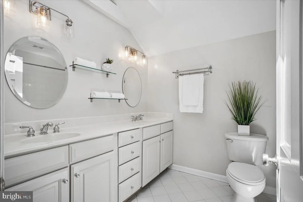 Photo of 6016 WILLIAMSBURG ROAD