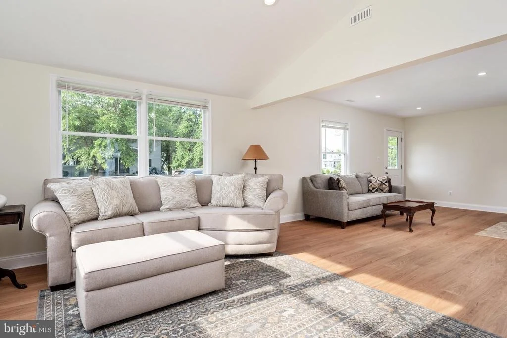 Photo of 812 BAY VIEW DRIVE