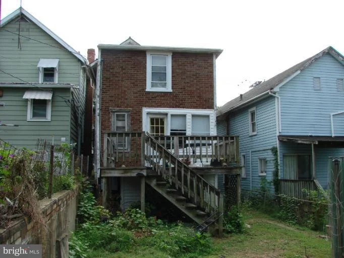 Photo of 211 MAPLE AVENUE N