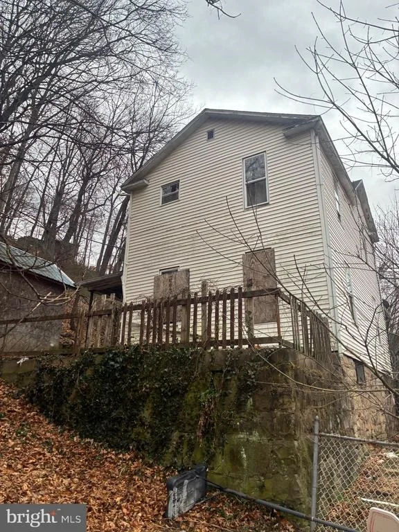 Photo of 107 OAKVIEW DRIVE