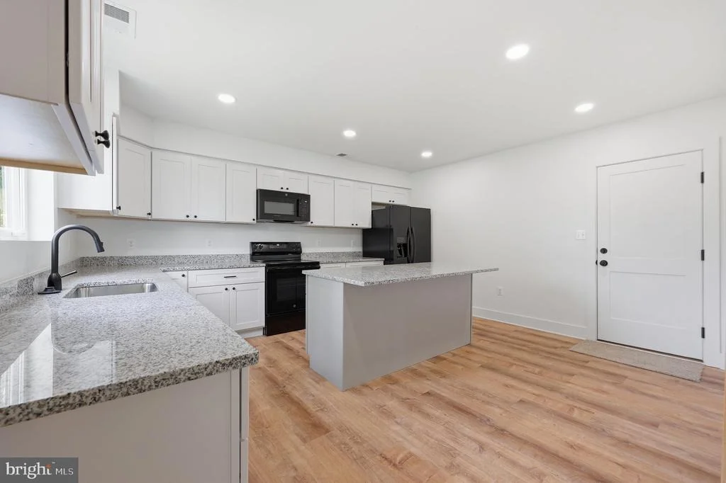 Photo of 11523 HANDBOARD ROAD