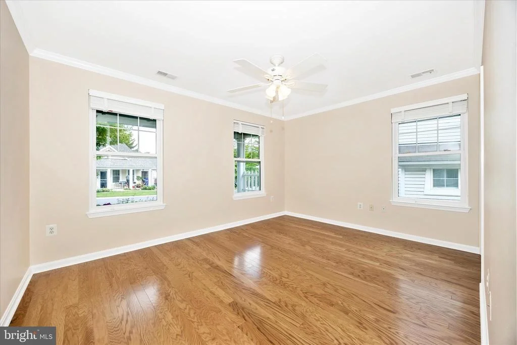 Photo of 1007 PARADE LANE