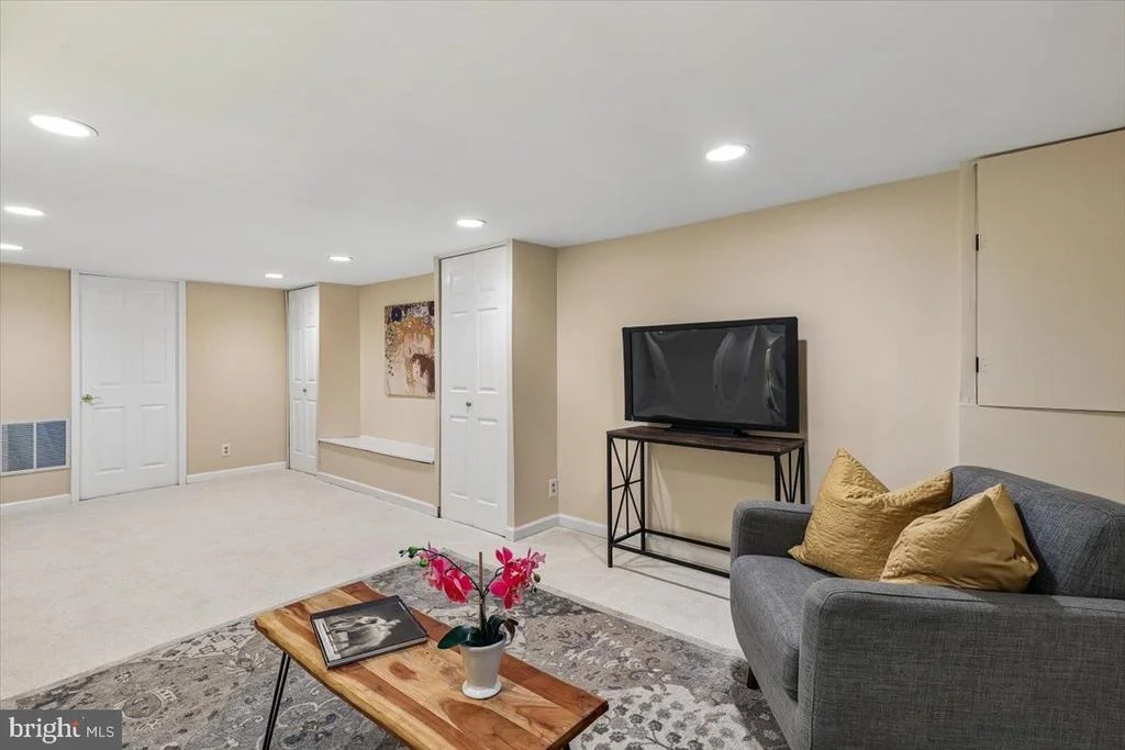 Photo of 1501 CREST ROAD