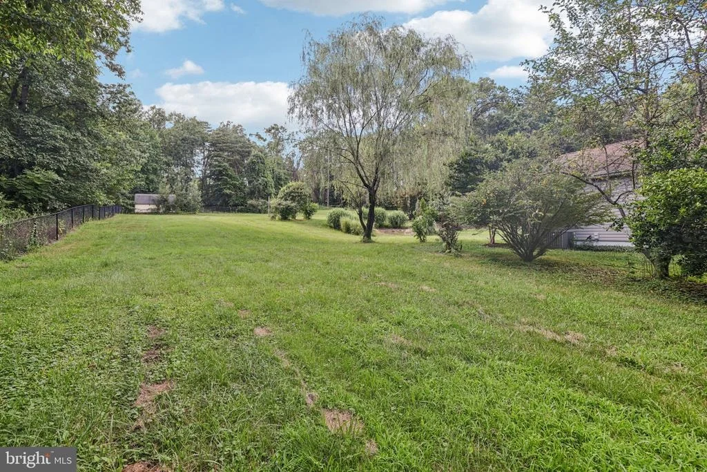 Photo of 7584 CARLIN ROAD
