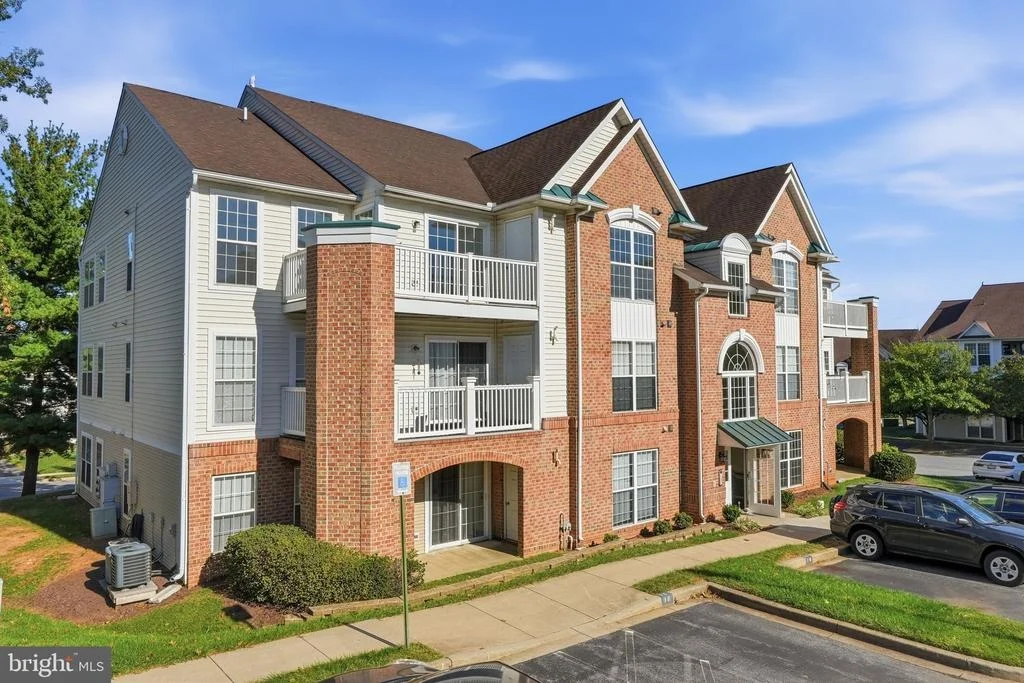 Photo of Unit 3A at 2103 WAYSIDE DRIVE