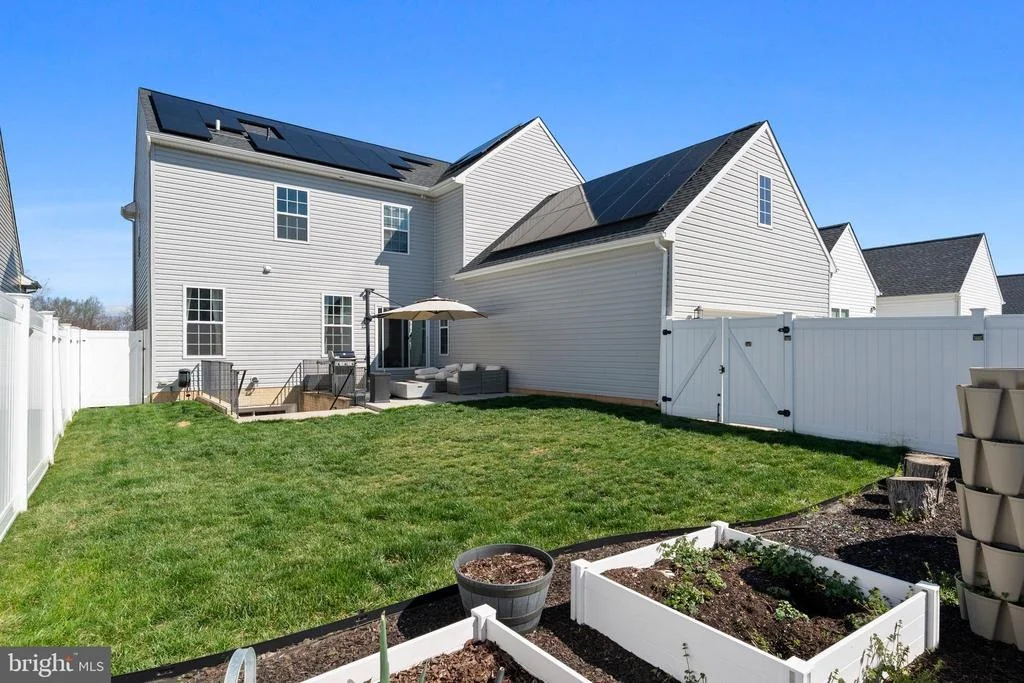 Photo of 23324 LINDSAY DRIVE