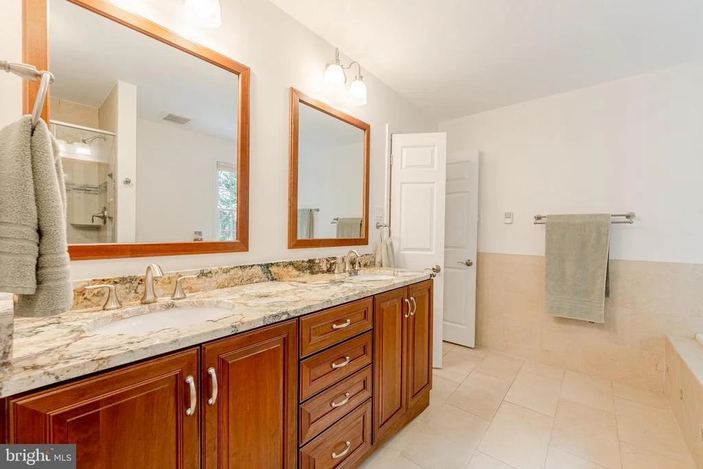 Photo of 10922 SHADOW LANE
