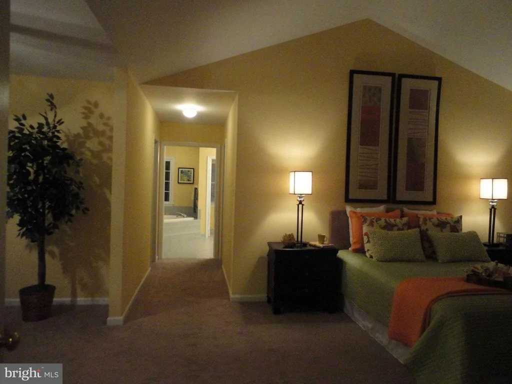 Photo of 21 LEATHERLEAF COURT