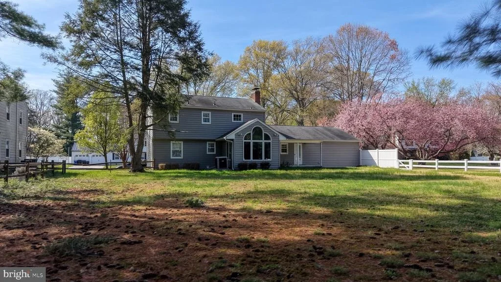 Photo of 45 W FAIRFIELD DRIVE