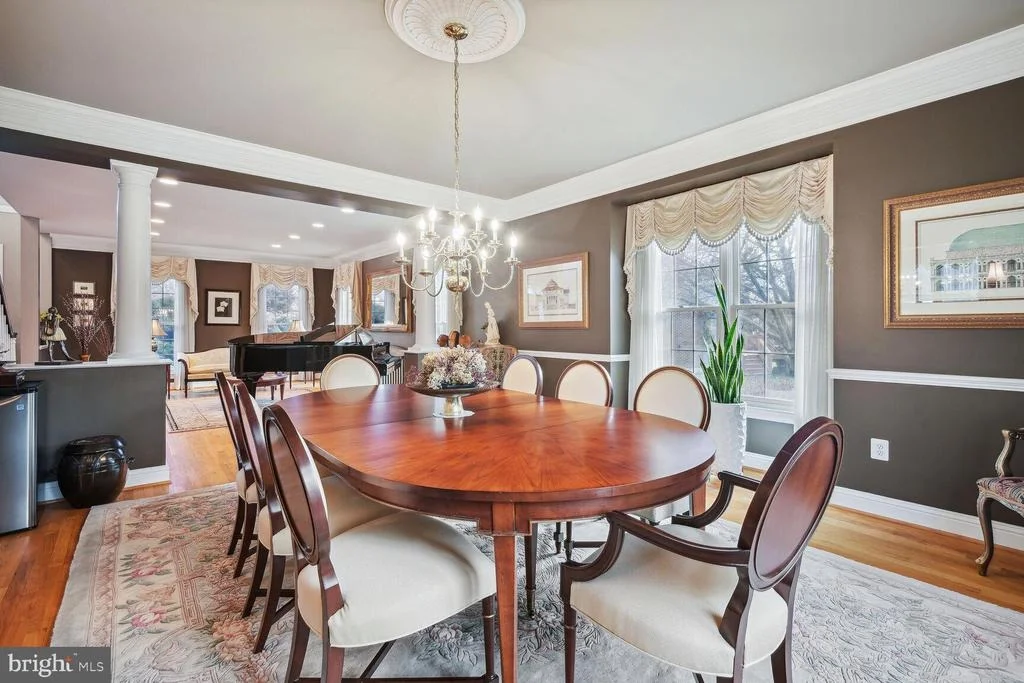 Photo of 10 MAPLECREST COURT