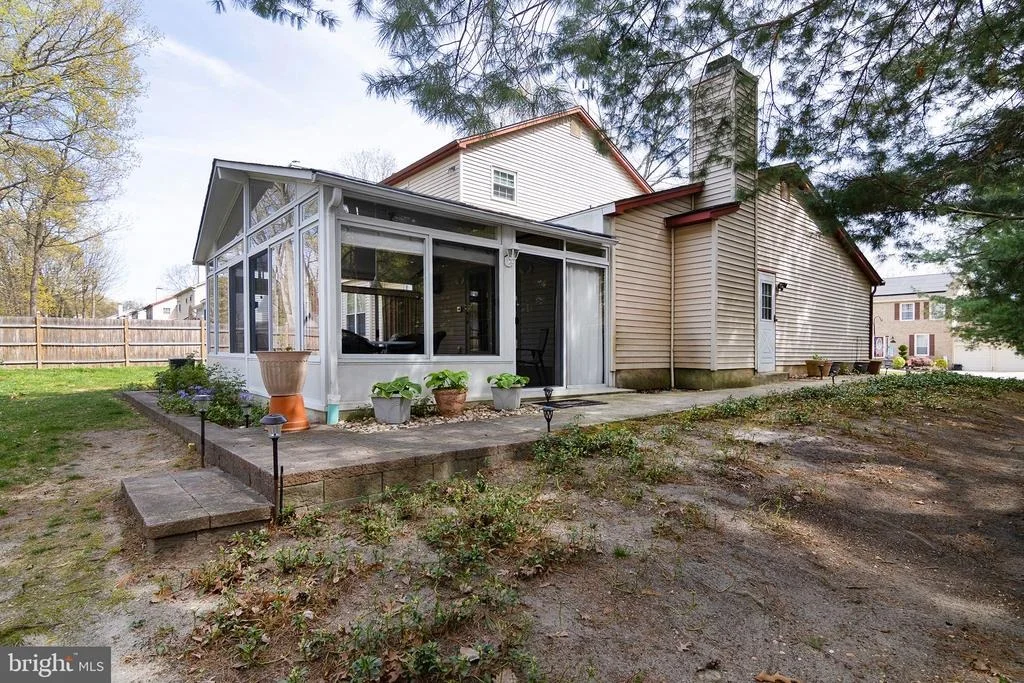 Photo of 18 ABERDEEN DRIVE