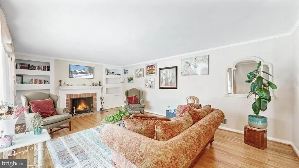 Photo of 102 MERIDEN DRIVE