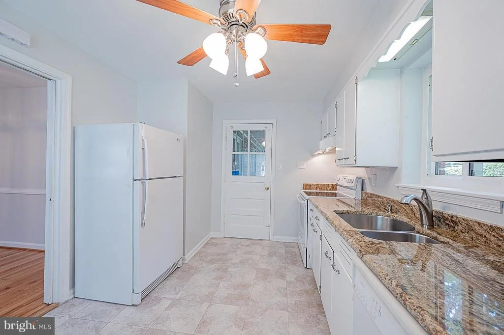 Photo of 2501 VALLEY WAY