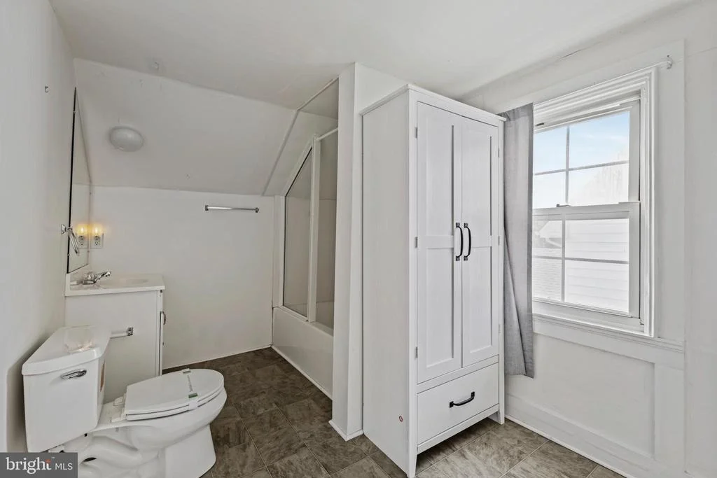 Photo of 305 WALNUT STREET