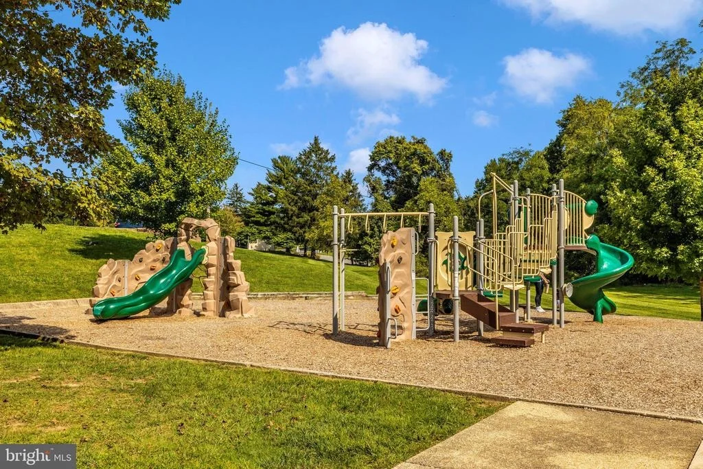 Photo of 7319 DOLOMITE ROAD