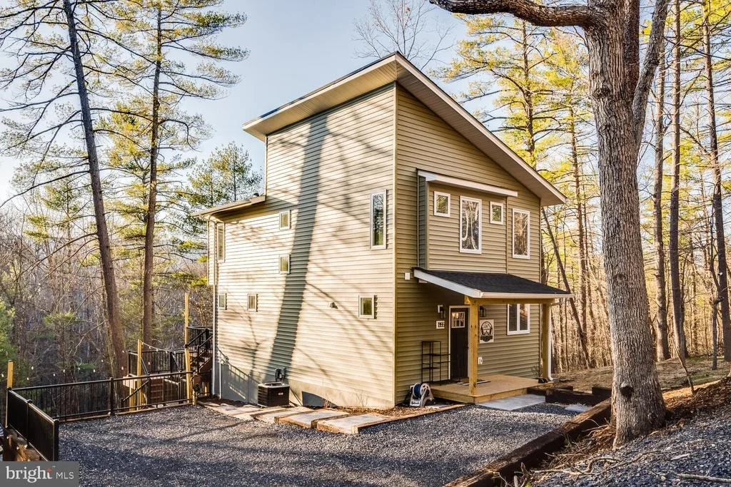Photo of 1355 GREENVIEW DRIVE