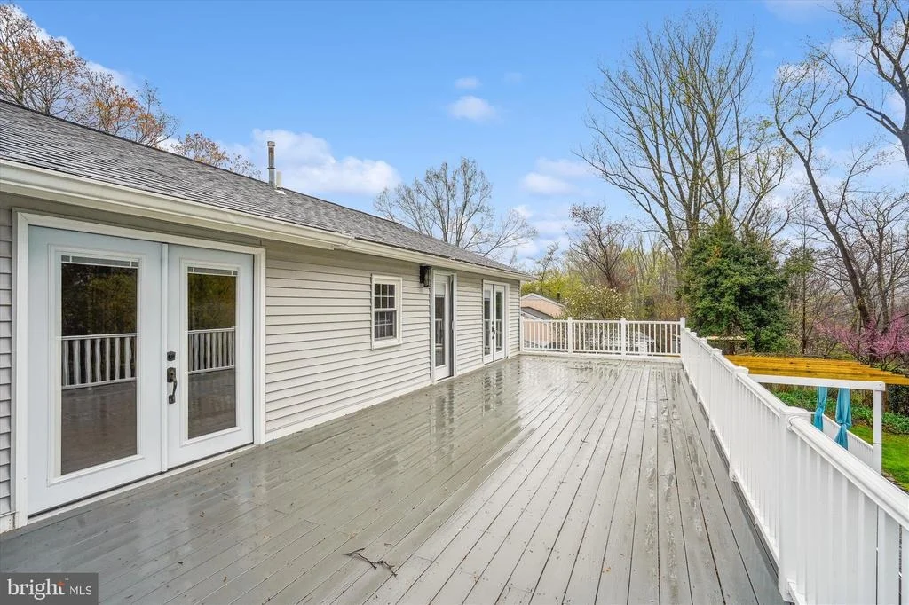 Photo of 5514 INVERCHAPEL ROAD
