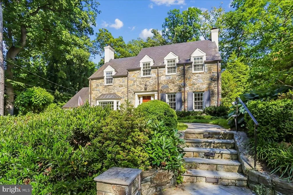 Photo of 3202 PICKWICK LANE