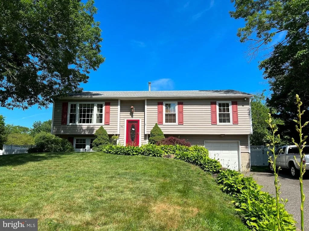 Photo of 212 WELDON ROAD