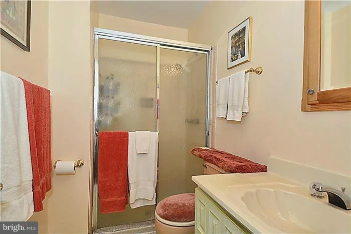 Photo of 12912 MIDDLEVALE LANE