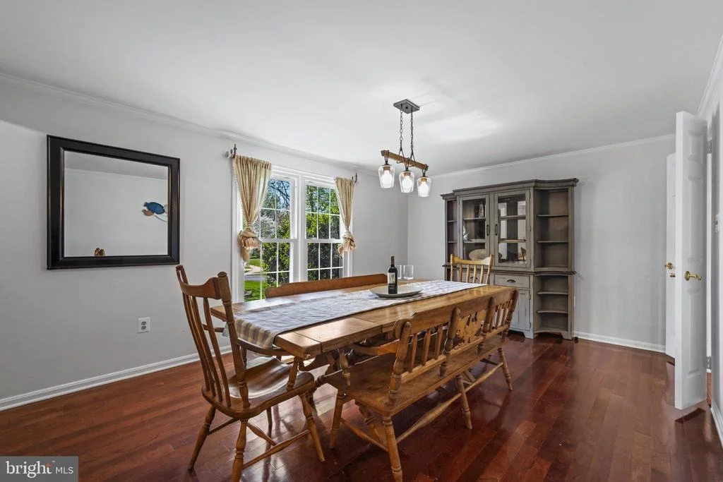 Photo of 6 STARLIGHT COURT