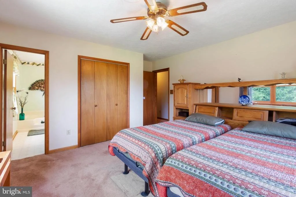 Photo of 2380 MOREAU DRIVE