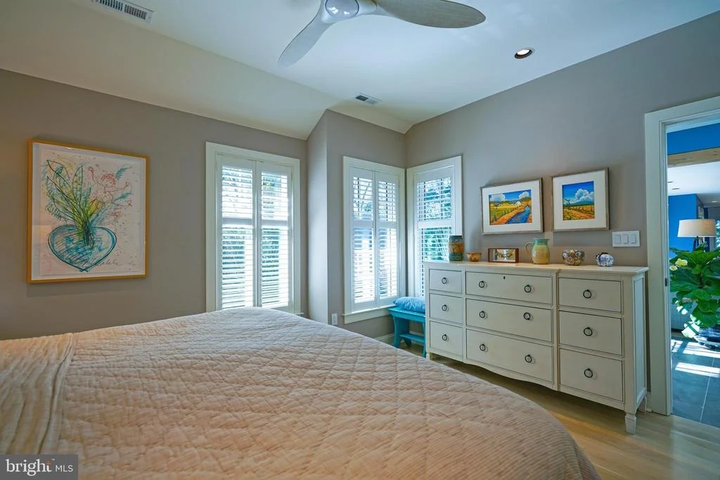 Photo of 410 PILOTTOWN ROAD