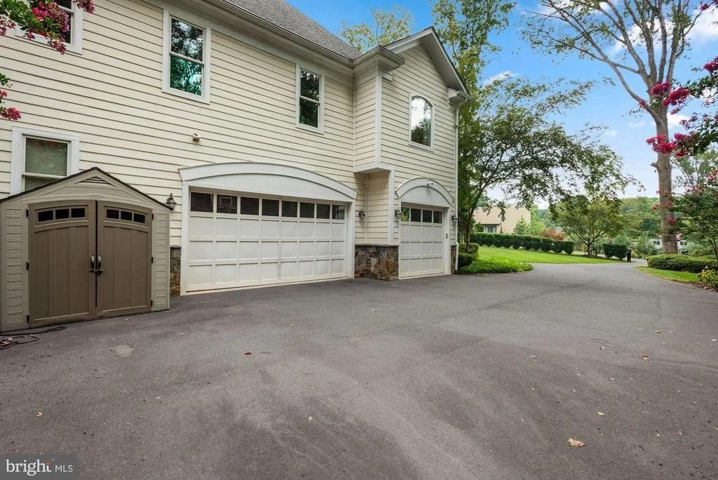 Photo of 1332 WINDY HILL