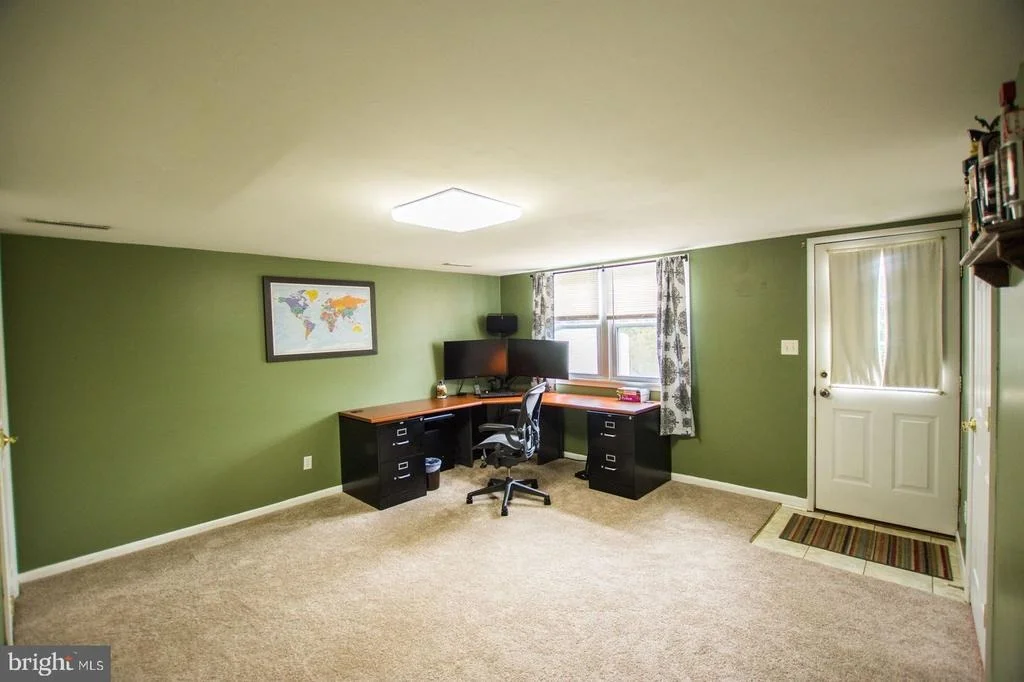 Photo of 1019 GROVEHILL ROAD