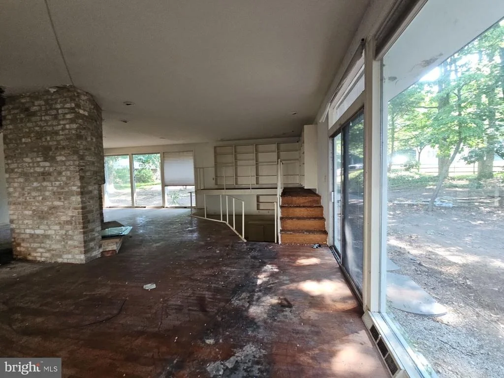 Photo of 10 OAK DRIVE