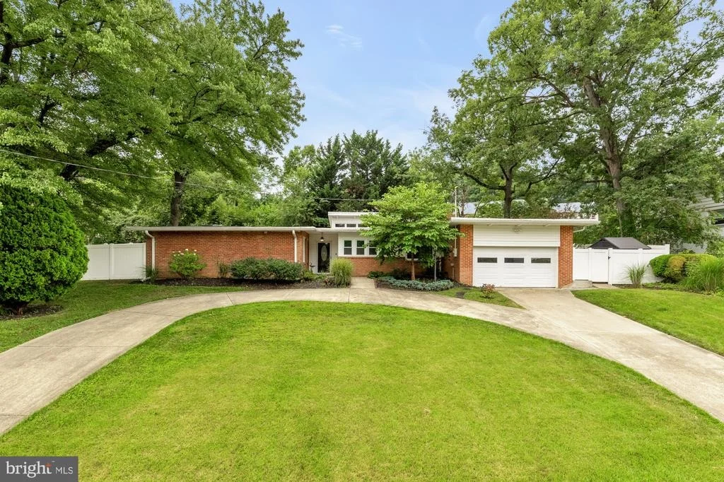 Photo of 1907 FOREST DALE DRIVE