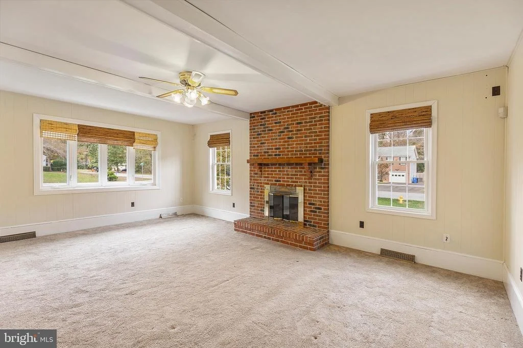 Photo of 1386 REDWOOD CIRCLE