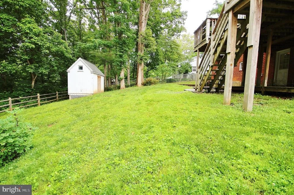 Photo of 5504 INVERCHAPEL ROAD