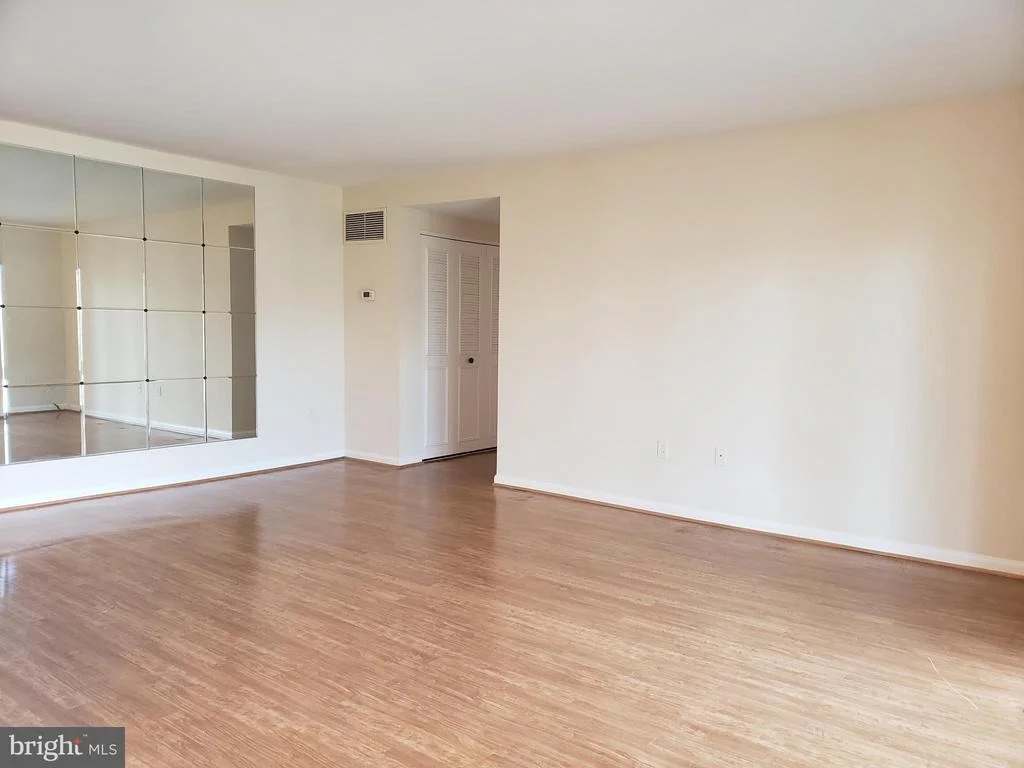 Photo of Unit 72D at 3600 GLENEAGLES DRIVE