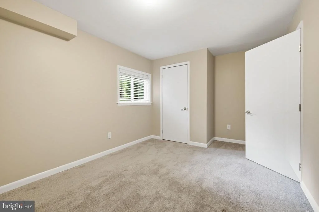 Photo of 7371 CROWN LANE