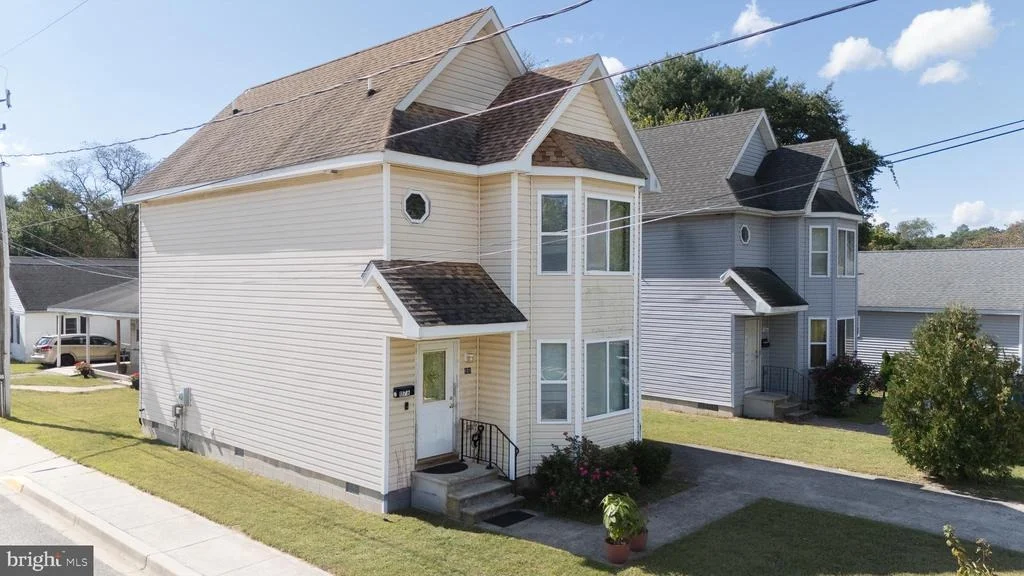 Photo of 1176 W 6TH STREET