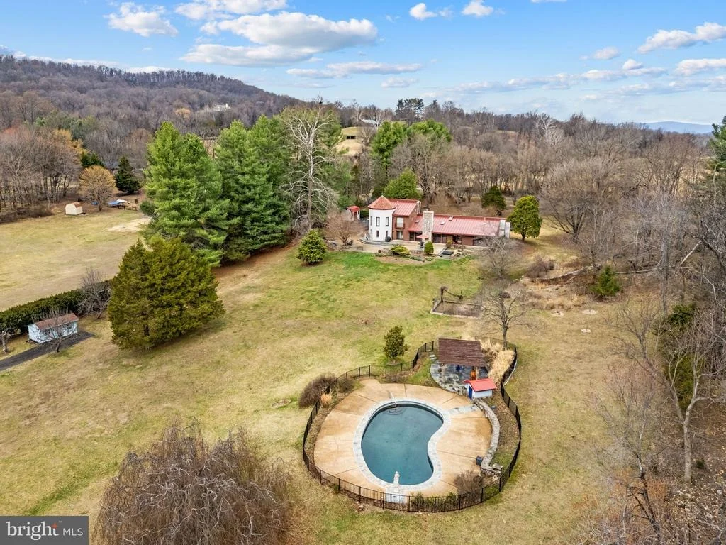 Photo of 3850 COBBLER MOUNTAIN ROAD