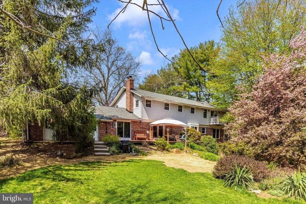 Photo of 28313 HONEYSUCKLE DRIVE